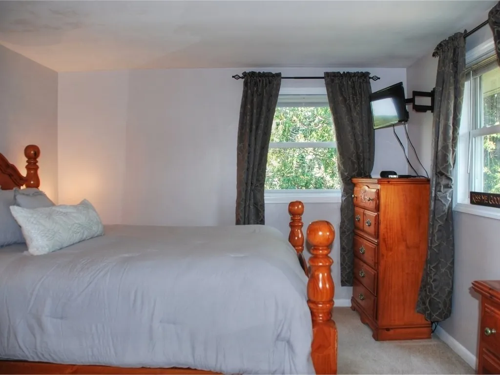 5829 Shelburne Road Shelburne VT 05482