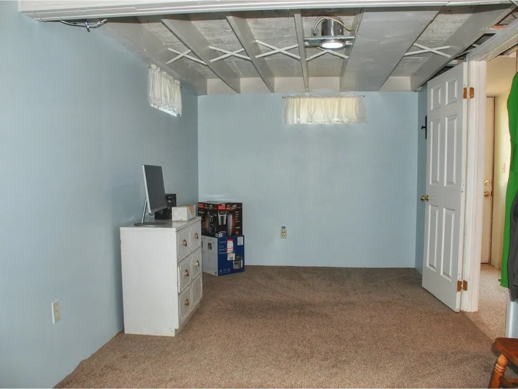 5829 Shelburne Road Shelburne VT 05482