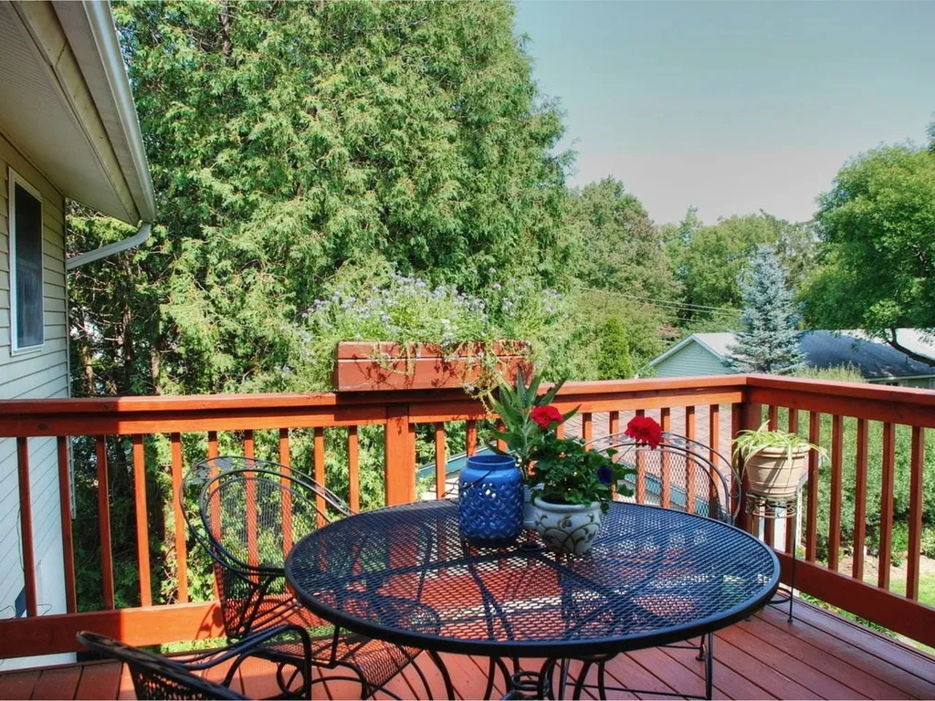 5829 Shelburne Road Shelburne VT 05482