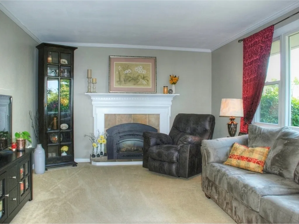5829 Shelburne Road Shelburne VT 05482