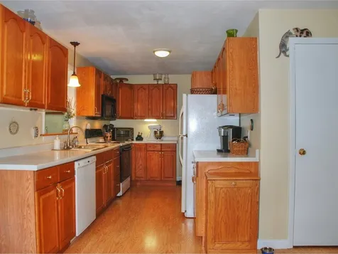 5829 Shelburne Road Shelburne VT 05482