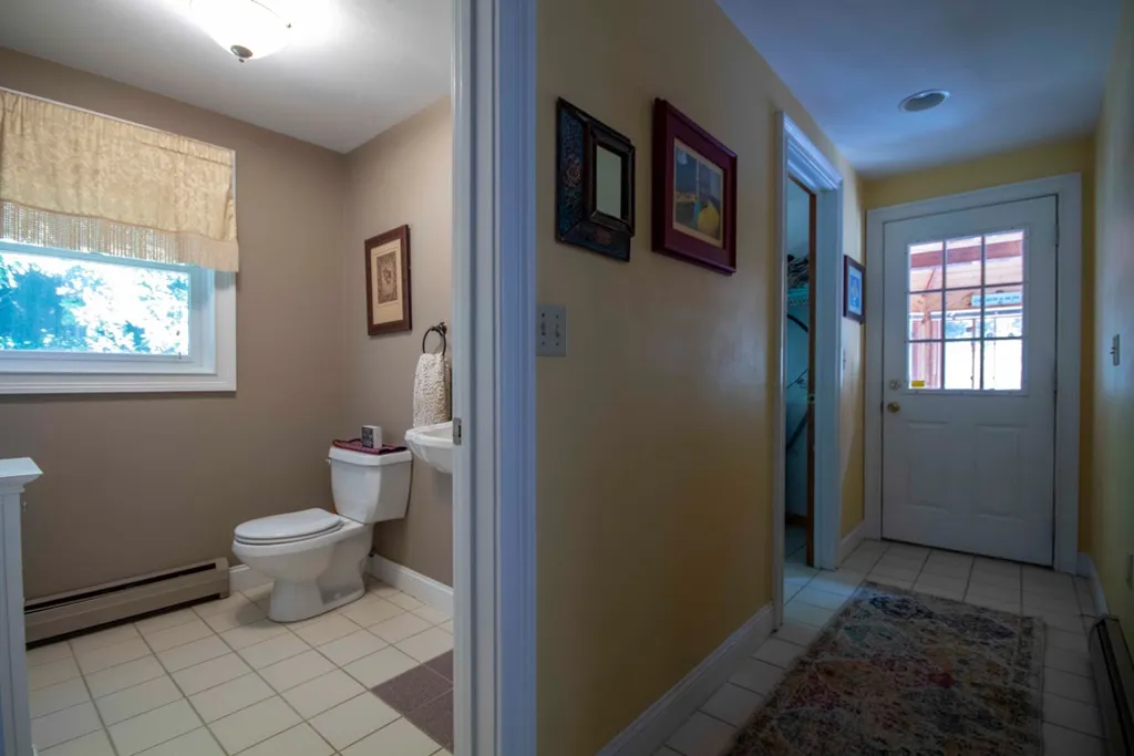 42 Anthony Drive Londonderry NH 03053