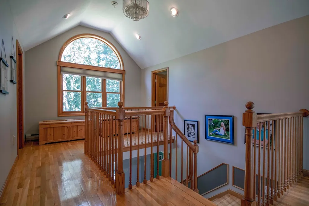 42 Anthony Drive Londonderry NH 03053