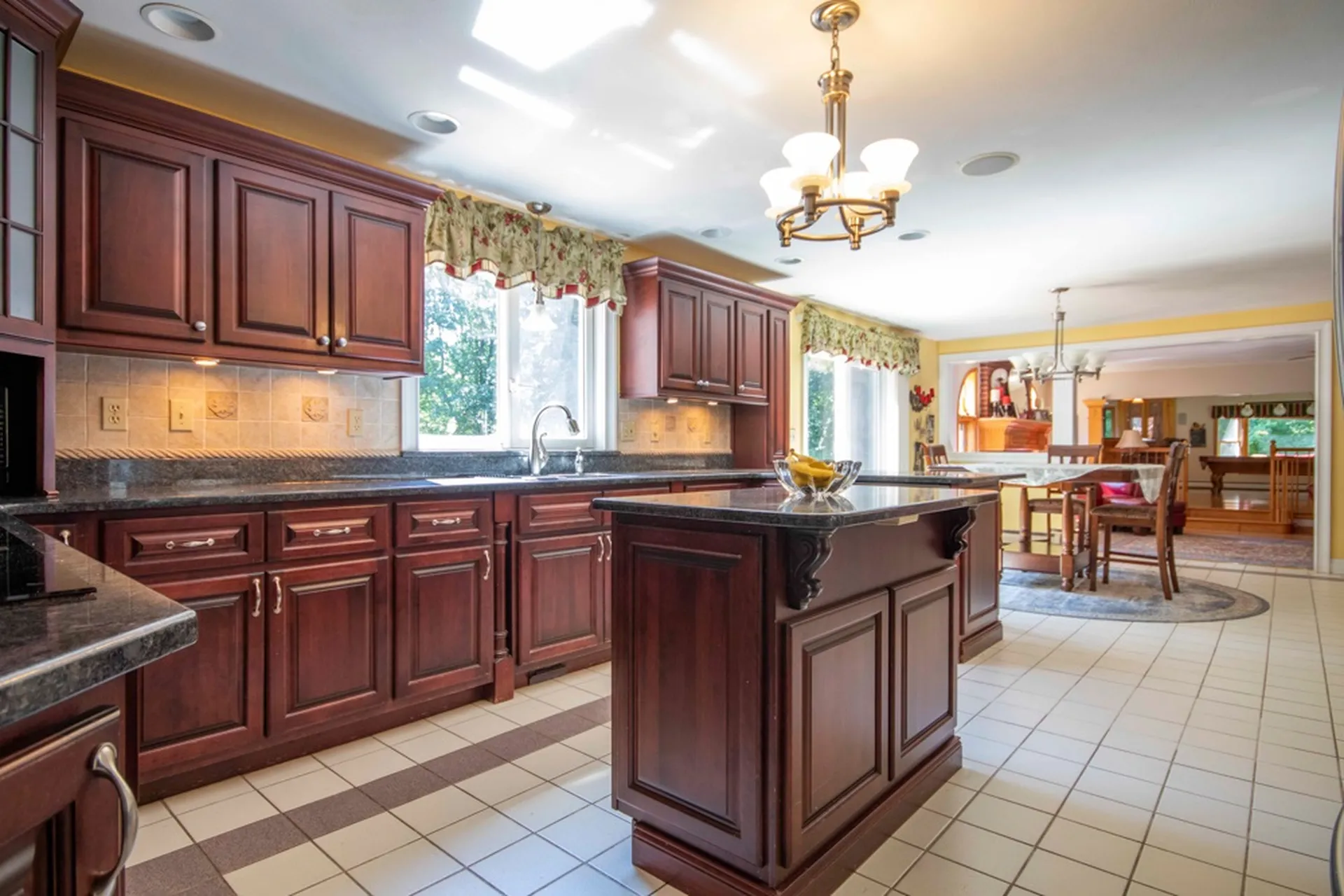 42 Anthony Drive Londonderry NH 03053