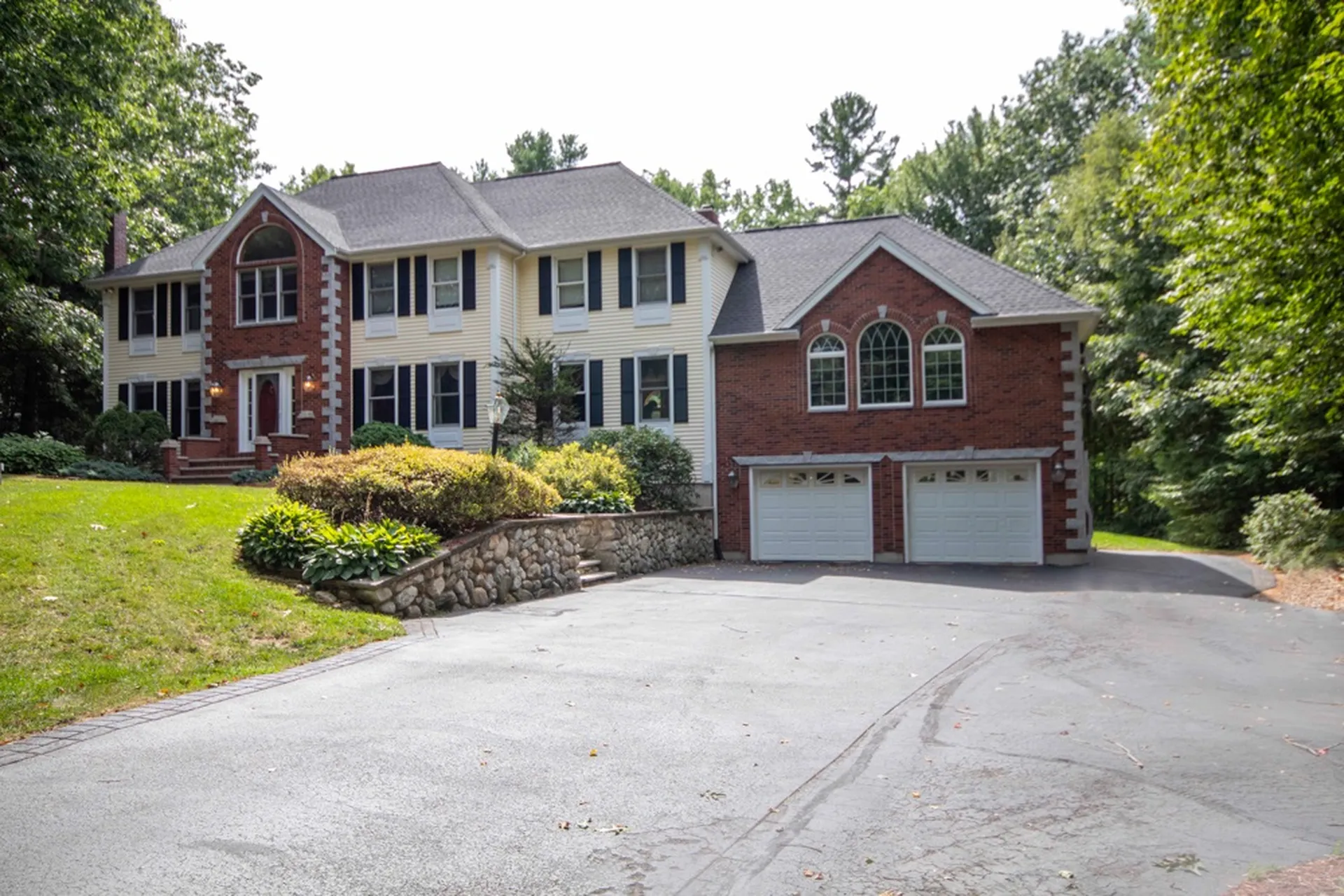 42 Anthony Drive Londonderry NH 03053