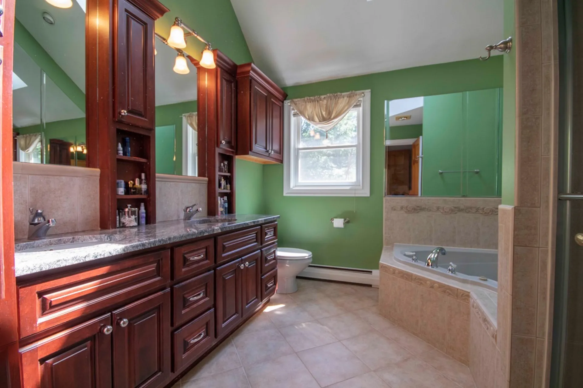 42 Anthony Drive Londonderry NH 03053