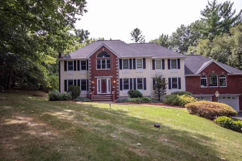42 Anthony Drive Londonderry NH 03053