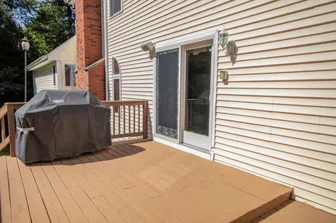 42 Anthony Drive Londonderry NH 03053