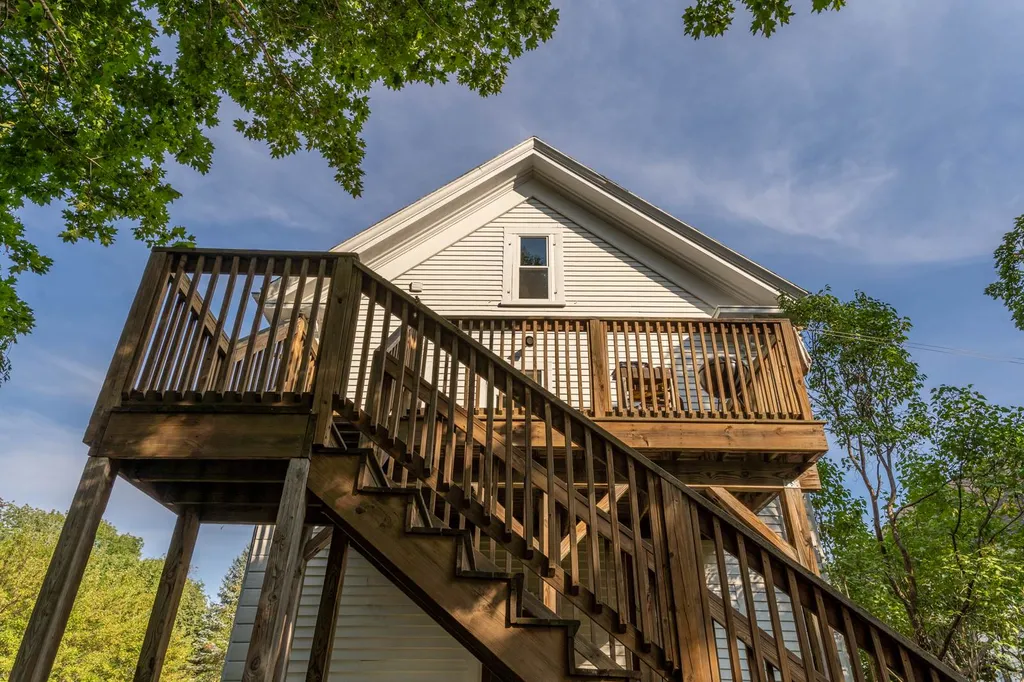 207 High Street Somersworth NH 03878