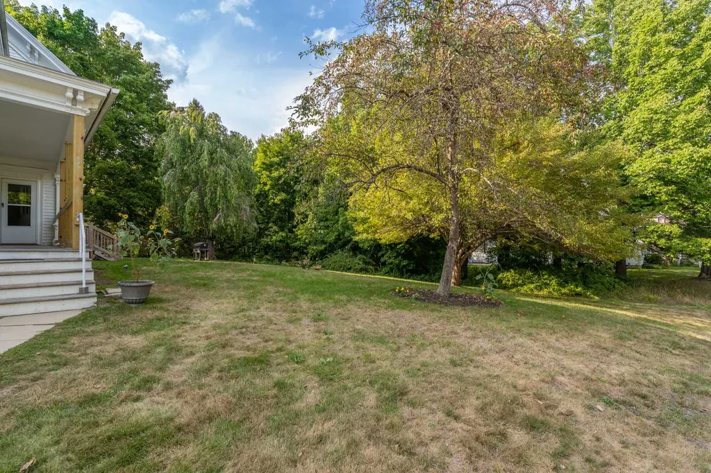 207 High Street Somersworth NH 03878