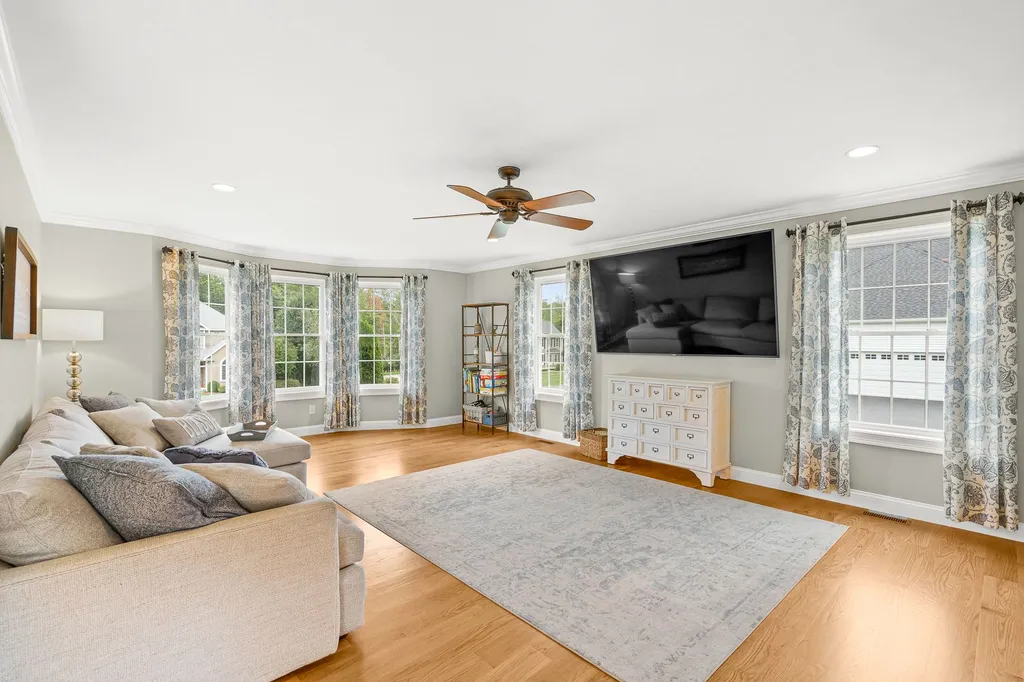 41 Silver Brook Road Salem NH 03079