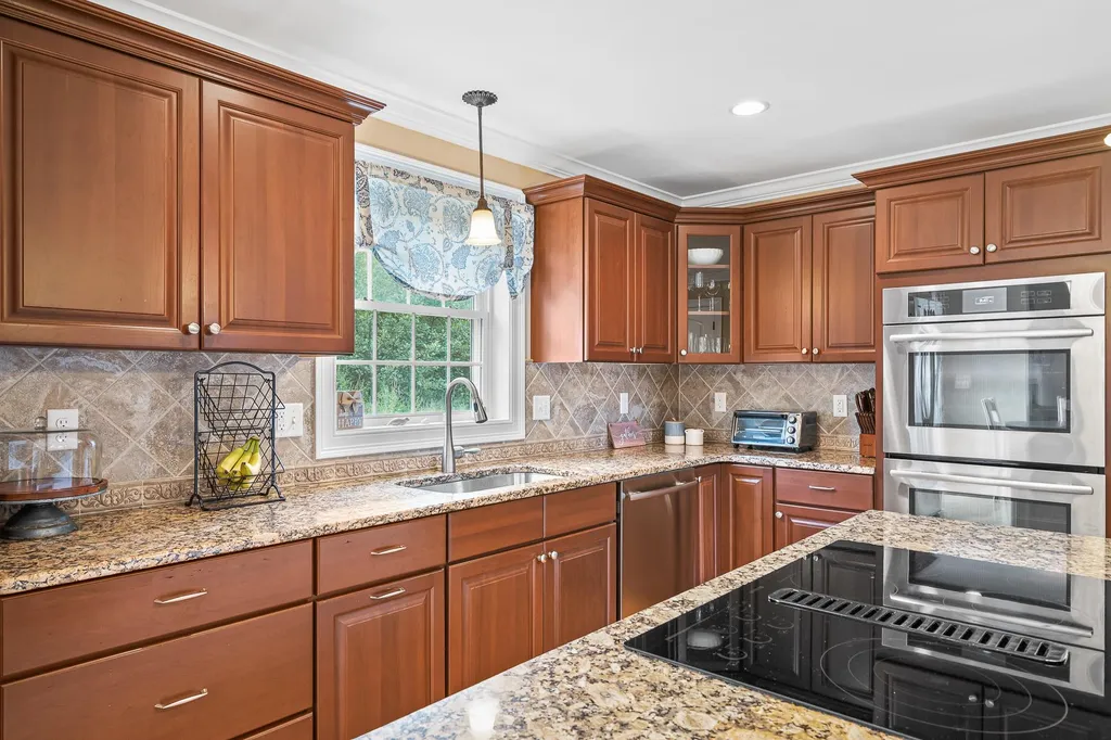 41 Silver Brook Road Salem NH 03079