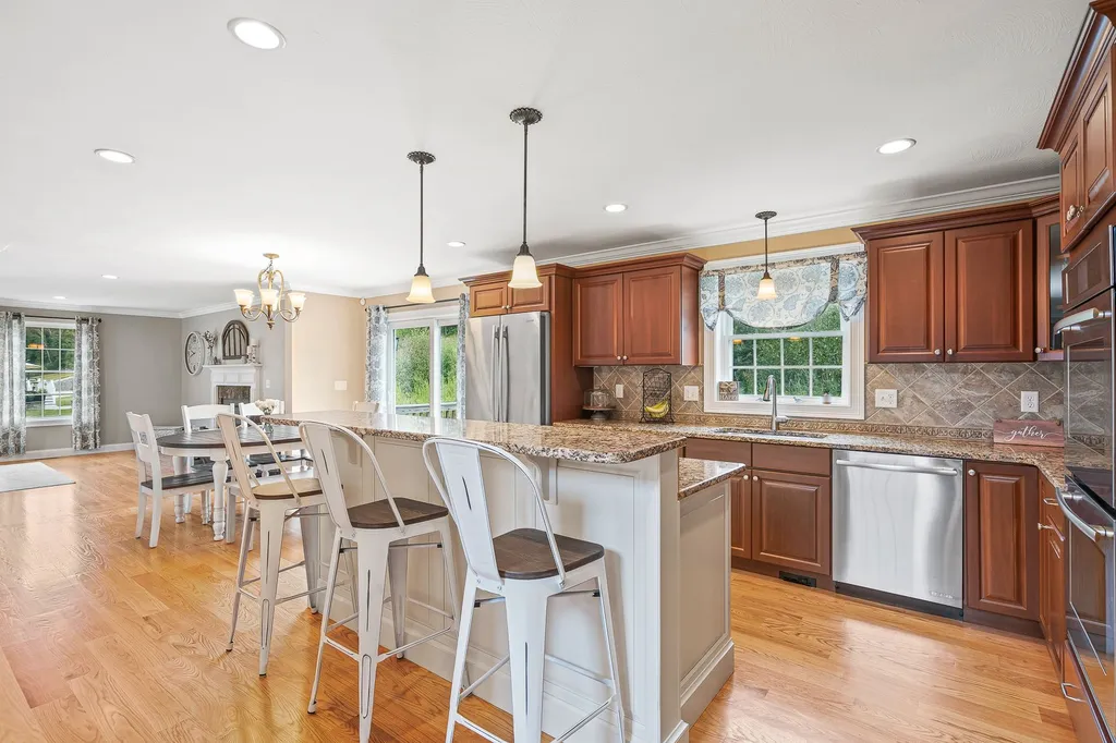 41 Silver Brook Road Salem NH 03079