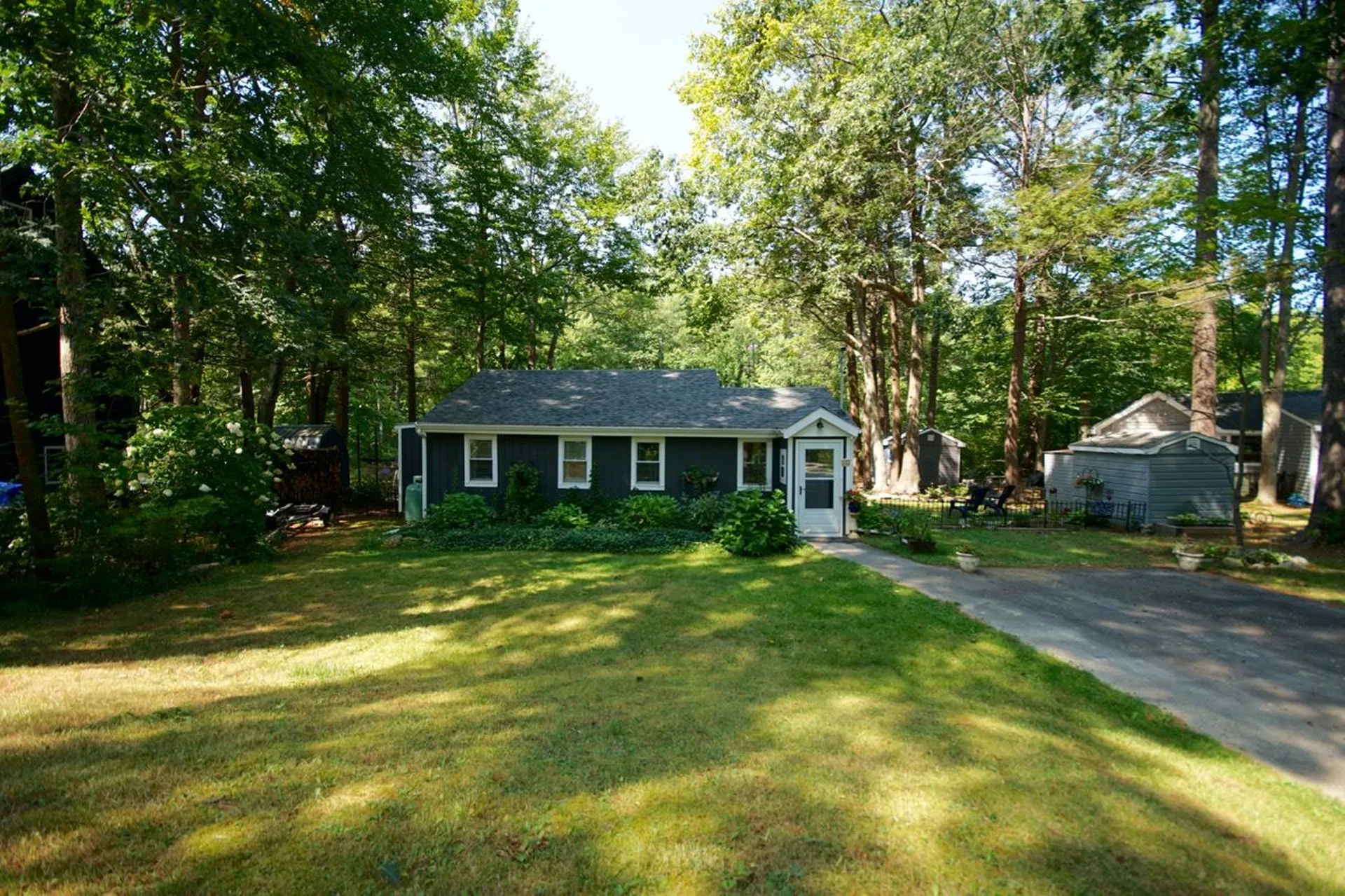 15 Cove Road East Kingston NH 03827