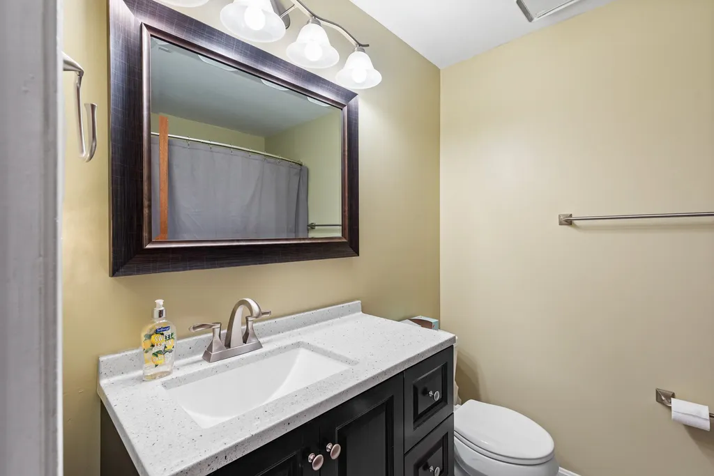 232 Fox Hollow Drive Hudson NH 03051