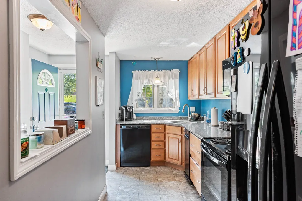 232 Fox Hollow Drive Hudson NH 03051