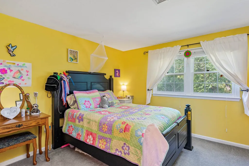 232 Fox Hollow Drive Hudson NH 03051