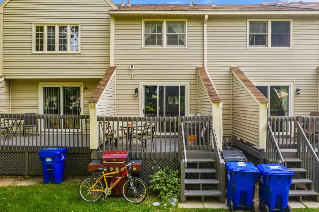 232 Fox Hollow Drive Hudson NH 03051