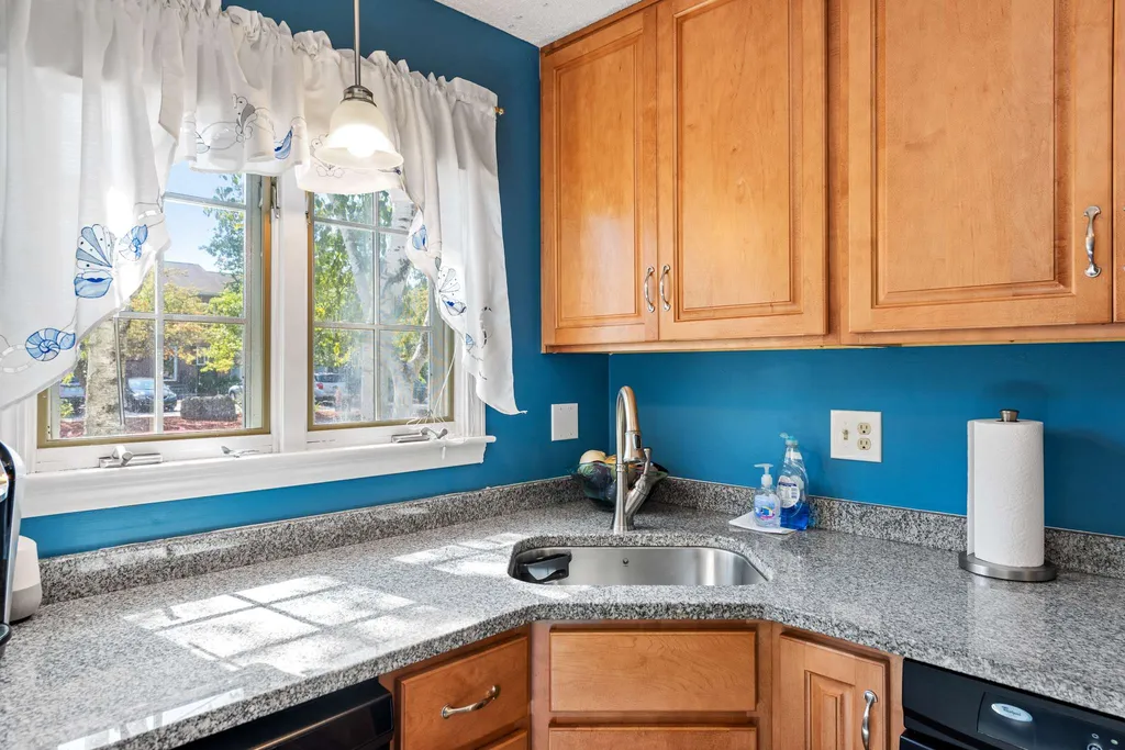 232 Fox Hollow Drive Hudson NH 03051