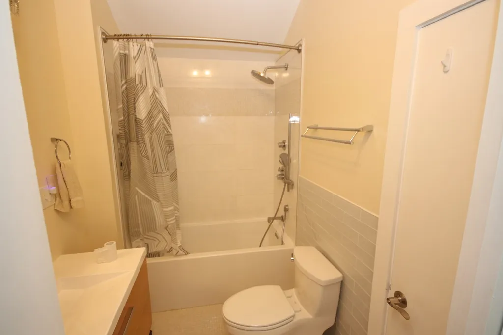 64 Bellamy Road Dover NH 03820-4324