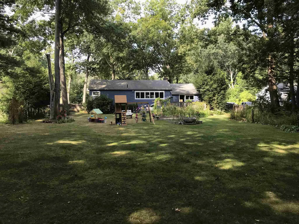 64 Bellamy Road Dover NH 03820-4324
