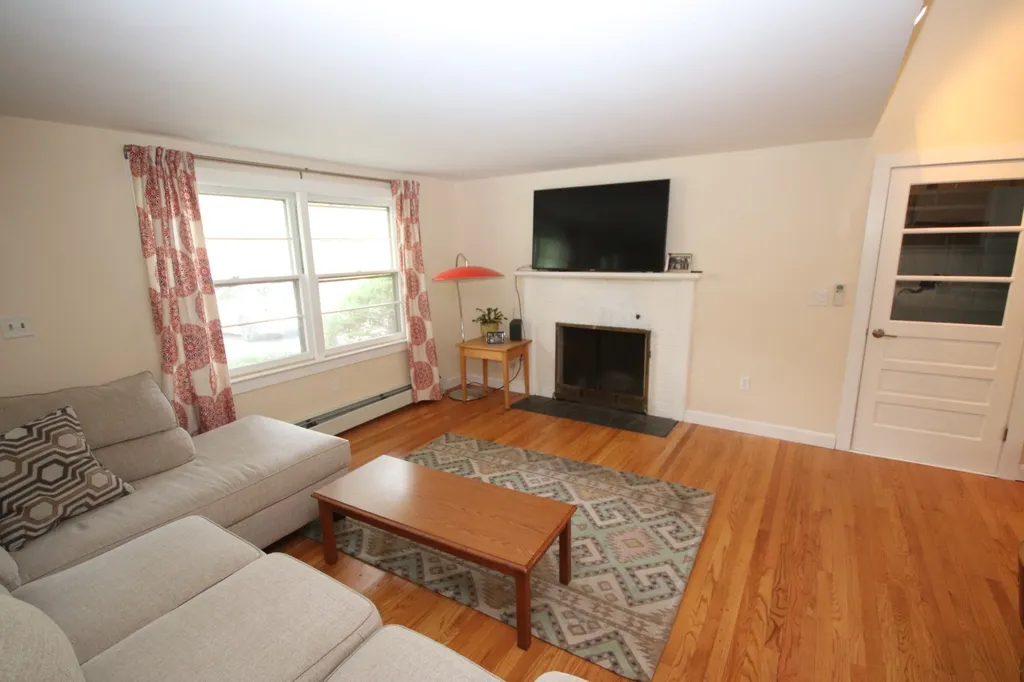 64 Bellamy Road Dover NH 03820-4324
