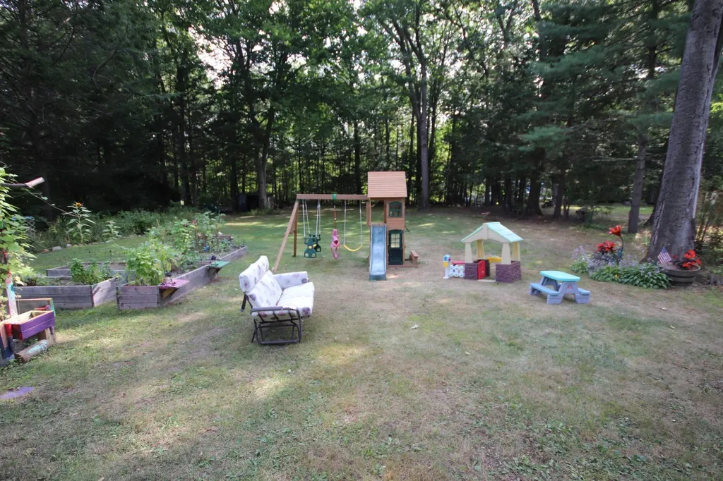 64 Bellamy Road Dover NH 03820-4324
