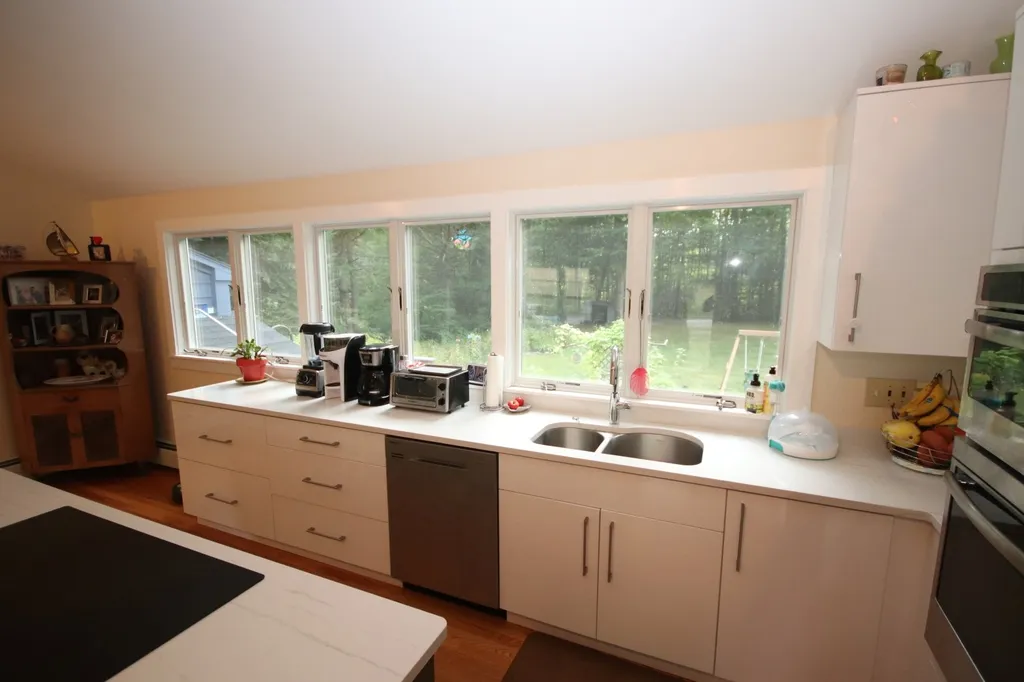 64 Bellamy Road Dover NH 03820-4324