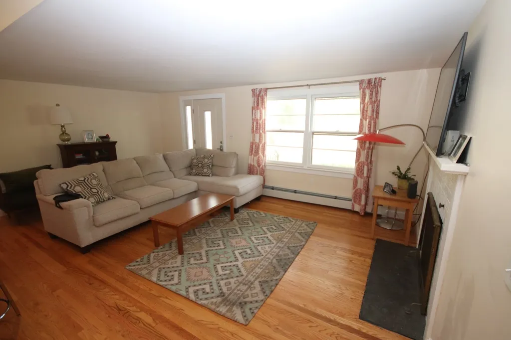 64 Bellamy Road Dover NH 03820-4324