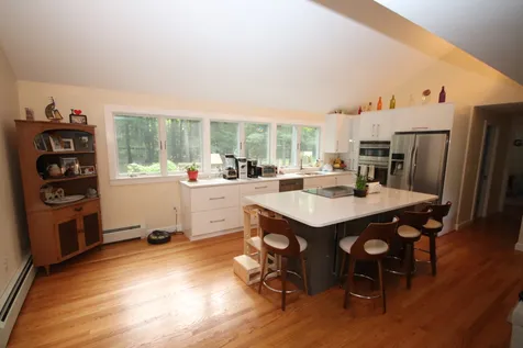 64 Bellamy Road Dover NH 03820-4324