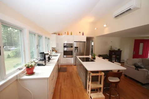 64 Bellamy Road Dover NH 03820-4324