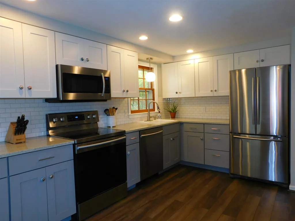 337 Barrett Road New London NH 03257