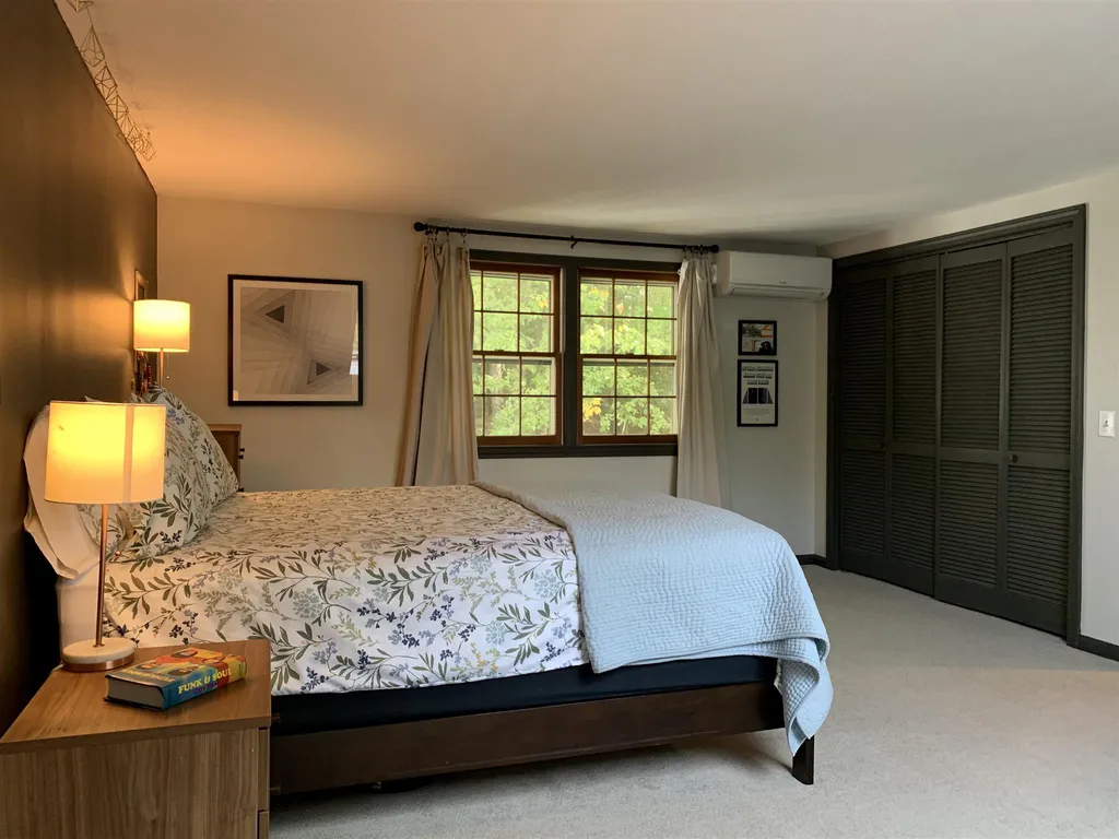 337 Barrett Road New London NH 03257