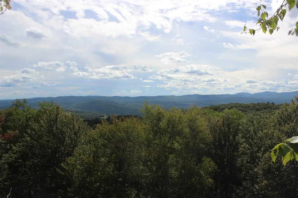 221 Perkins Lane Ryegate VT 05046