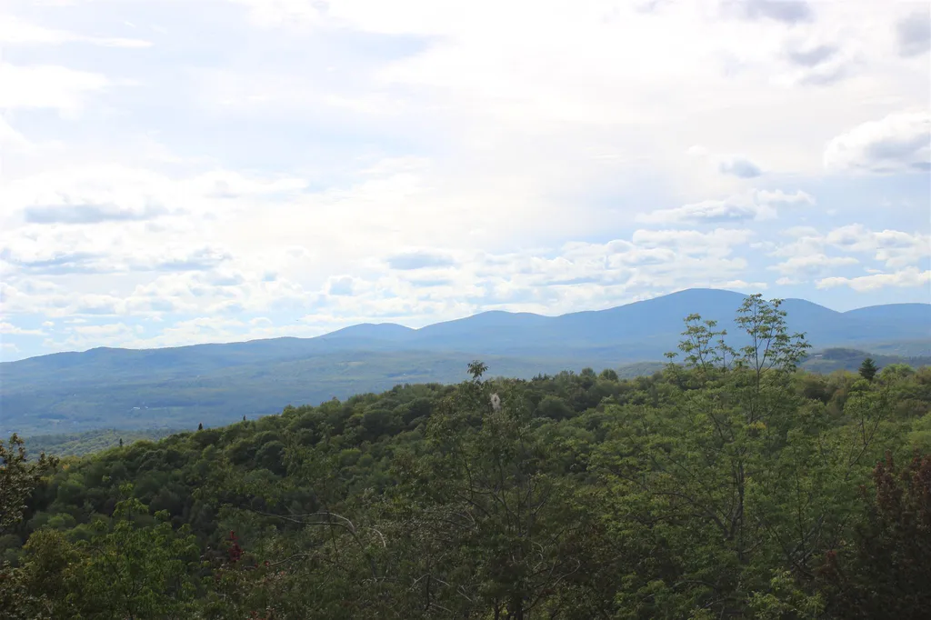 221 Perkins Lane Ryegate VT 05046