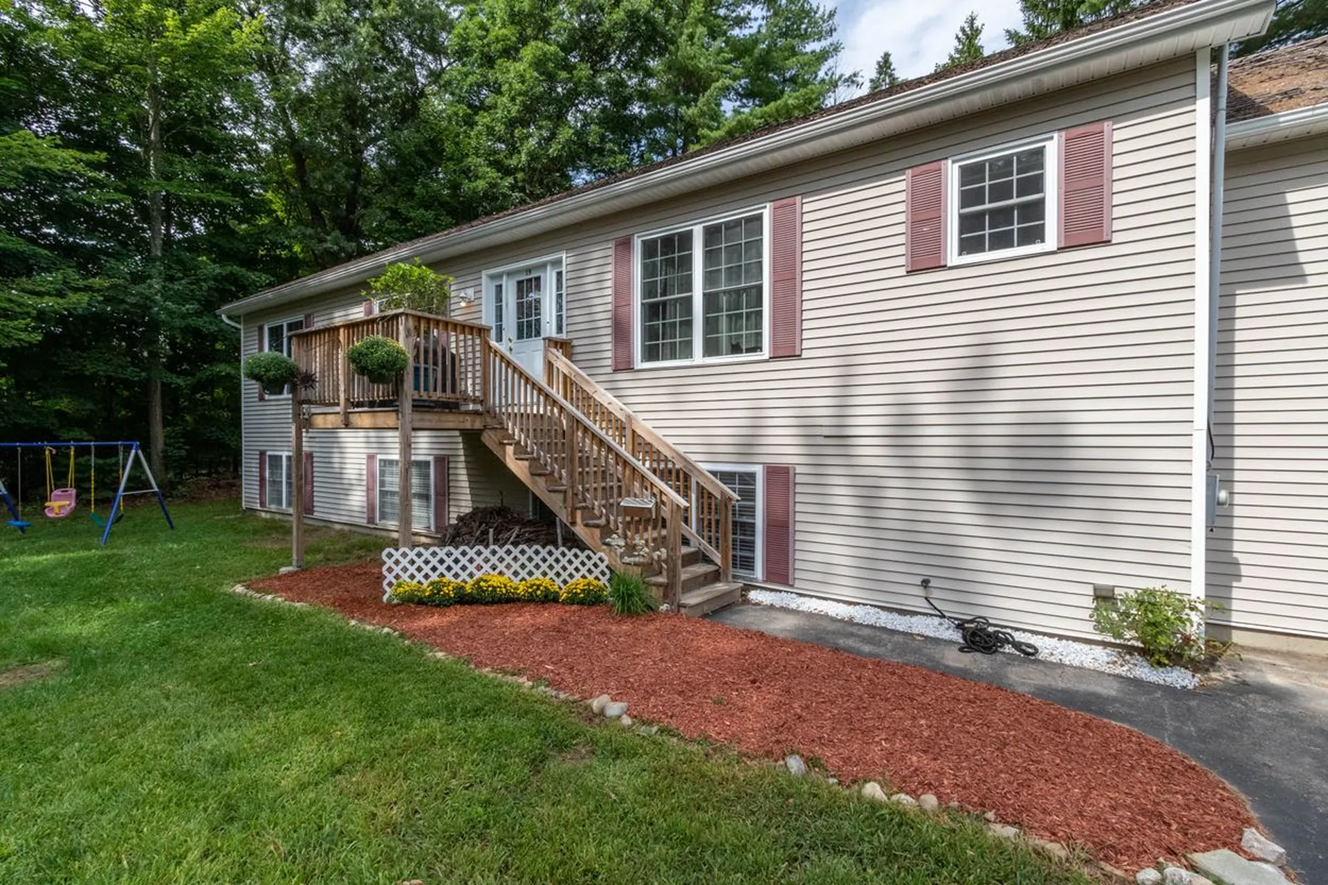 19 Summit Avenue Derry NH 03038