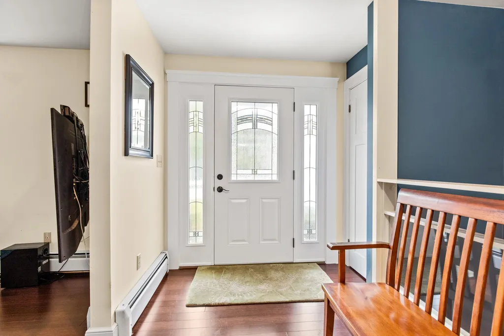 8 Woodlawn Circle Exeter NH 03833
