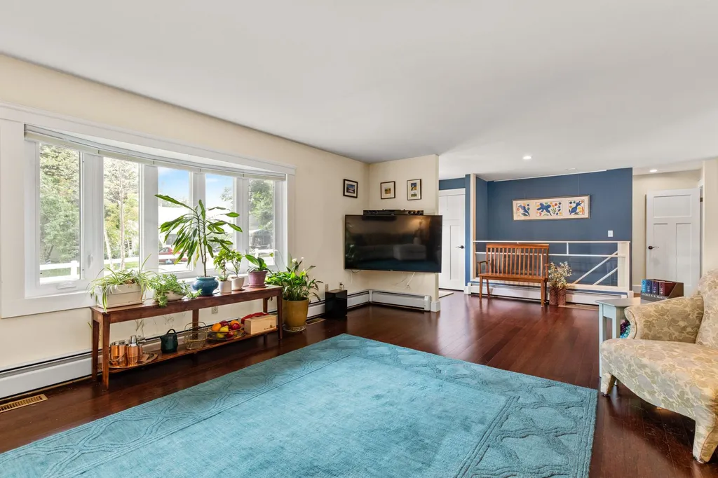 8 Woodlawn Circle Exeter NH 03833