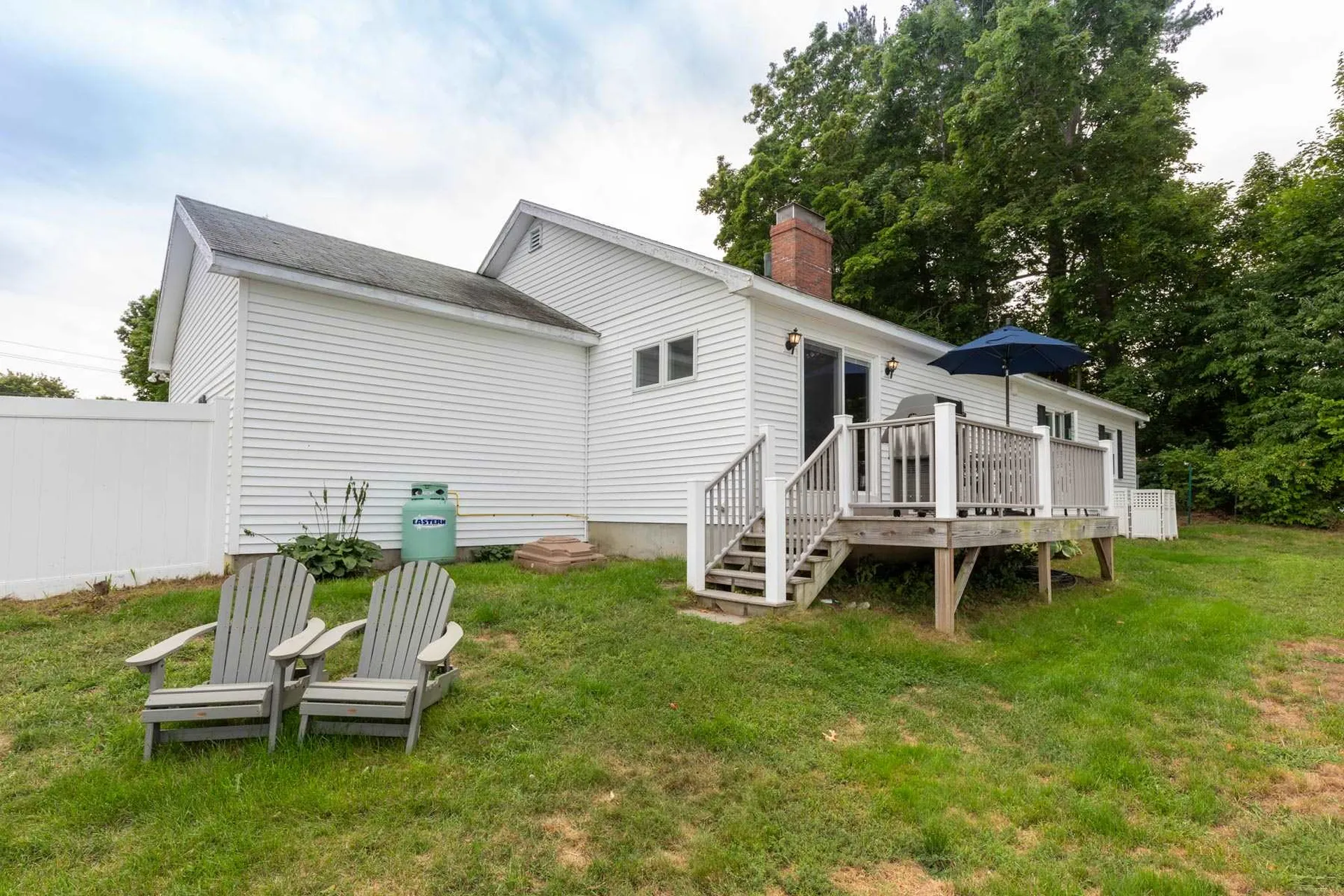 8 Woodlawn Circle Exeter NH 03833