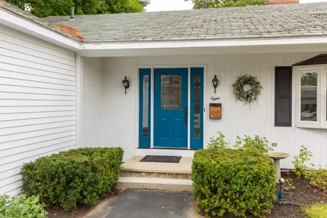 8 Woodlawn Circle Exeter NH 03833