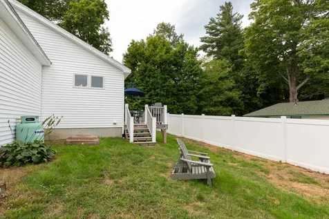 8 Woodlawn Circle Exeter NH 03833