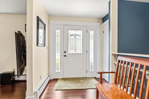 8 Woodlawn Circle Exeter NH 03833
