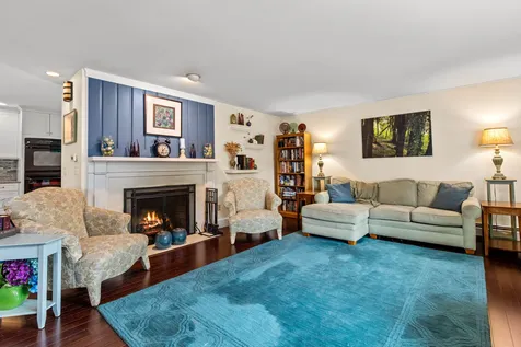 8 Woodlawn Circle Exeter NH 03833