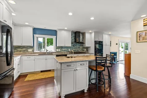 8 Woodlawn Circle Exeter NH 03833