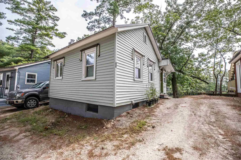 96 Lynchville Park Road Goffstown NH 03045