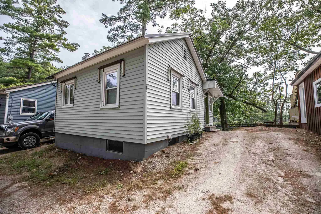 96 Lynchville Park Road Goffstown NH 03045