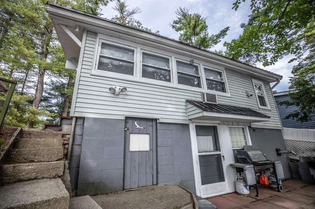 96 Lynchville Park Road Goffstown NH 03045