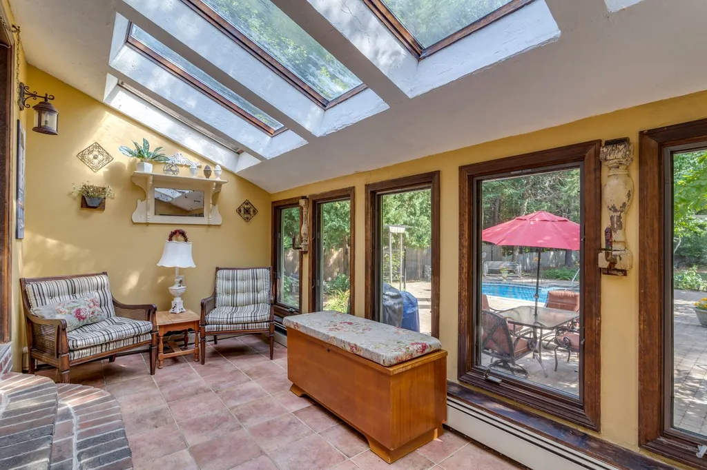 239 Post Road North Hampton NH 03862
