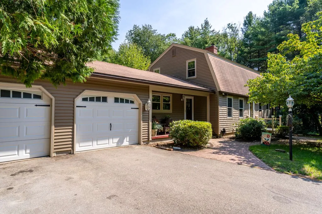 239 Post Road North Hampton NH 03862