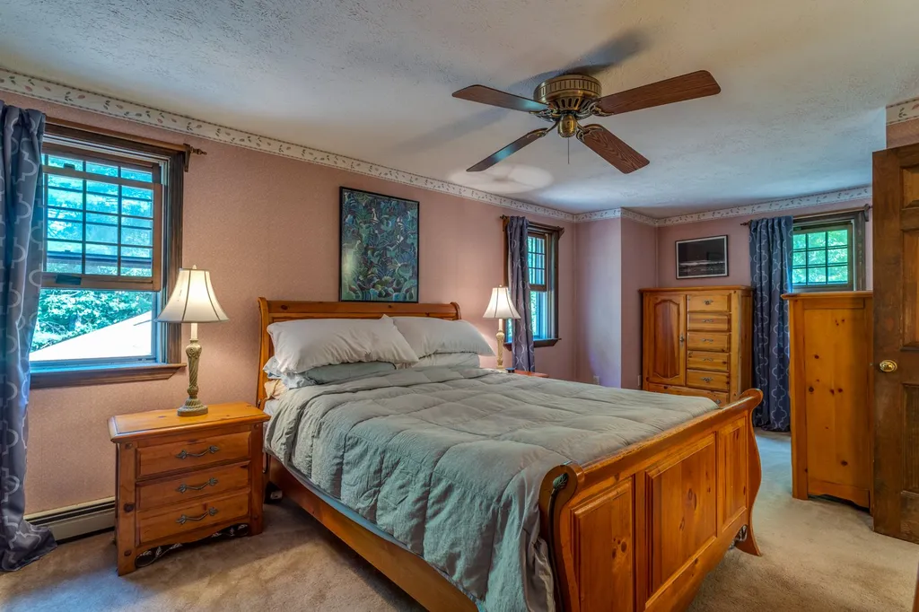 239 Post Road North Hampton NH 03862